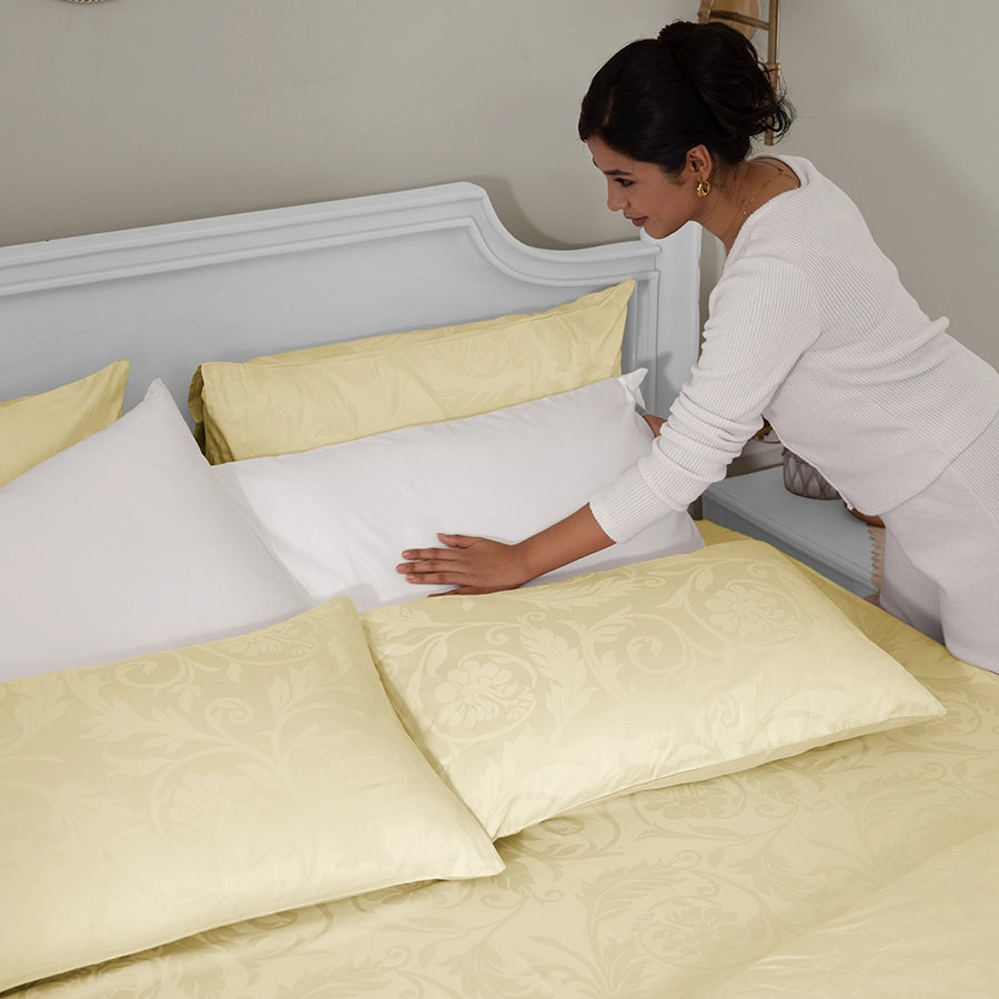 Beddin [Bedding Bundle - Fitted Sheet Set with Duvet Cover - 300TC Bold Floral Jacquard - Ivory - King/Double & Queen/Double]