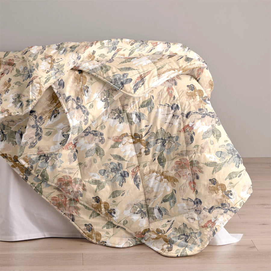 Bedding Bundle - Bedsheet Set with Quilt & Pillows - Vintage Rustic Flowers - King/Double - 300TC